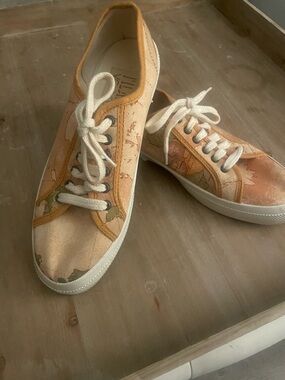 Alviero Martini CLASSE Voyages  Peach Floral Map-Print Canvas Sneakers